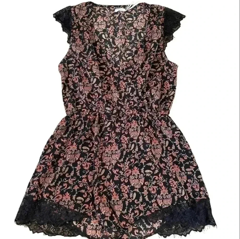 KIMCHI Blue floral and Lace Satin Romper. Size xsmall